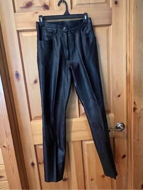 Women’s Black vintage Bermans leather pants